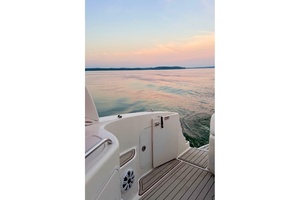 Lake Lovers 31ft Sea Ray Yacht For Sale