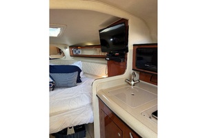 Lake Lovers 31ft Sea Ray Yacht For Sale
