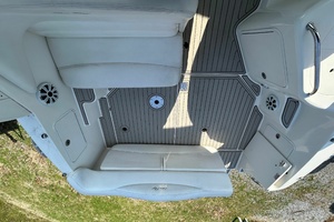 Lake Lovers 31ft Sea Ray Yacht For Sale
