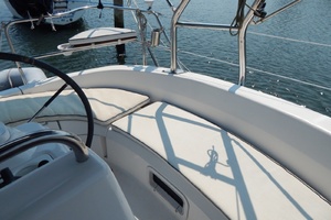 Boy On A Dolphin 34ft Hunter Yacht For Sale