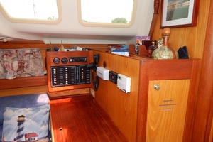 Boy On A Dolphin 34ft Hunter Yacht For Sale