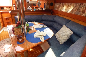 Boy On A Dolphin 34ft Hunter Yacht For Sale