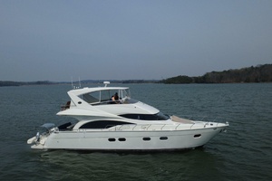 59FT (17M) MARQUIS Worth Avenue Yachts