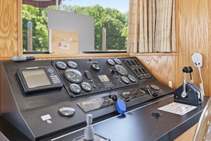 NO GUTS NO STORY 75ft Sumerset Yacht For Sale