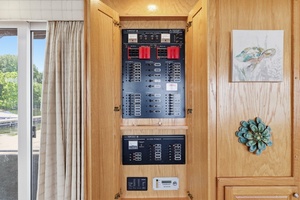 NO GUTS NO STORY 75ft Sumerset Yacht For Sale