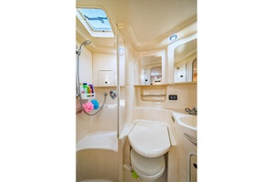 Work Life Balance 38ft Sea Ray Yacht For Sale