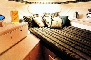35ft Carver Yacht For Sale