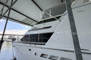 59ft Hatteras Yacht For Sale