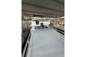 Fluid Decision 50ft Gibson Yacht For Sale
