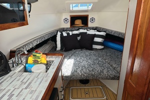 Island Girl 30ft Luhrs Yacht For Sale
