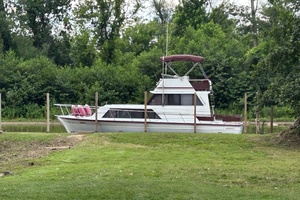 32ft Marinette Yacht For Sale