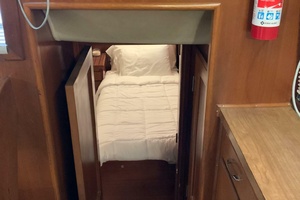 WEY PASS DUE III 41ft Hatteras Yacht For Sale