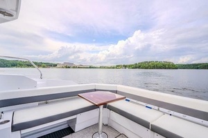43FT (13M) CRUISERS YACHTS