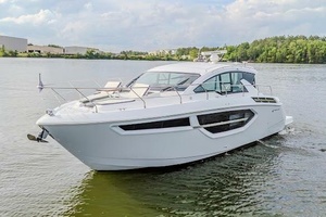 43FT (13M) CRUISERS YACHTS yacht for sale
