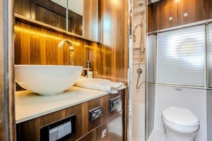 43FT (13M) CRUISERS YACHTS
