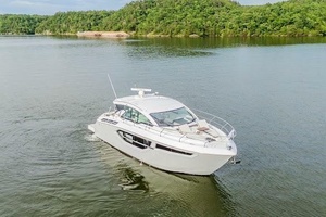 43FT (13M) CRUISERS YACHTS
