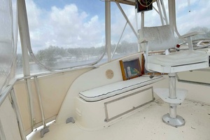 SLOW M OCEAN 36ft Hatteras Yacht For Sale