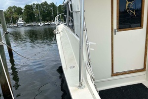 SLOW M OCEAN 36ft Hatteras Yacht For Sale