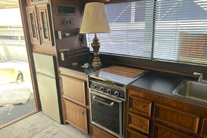 SLOW M OCEAN 36ft Hatteras Yacht For Sale