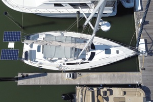 Paws  amp  Chill 42ft Hunter Yacht For Sale