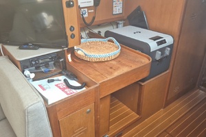 Paws  amp  Chill 42ft Hunter Yacht For Sale