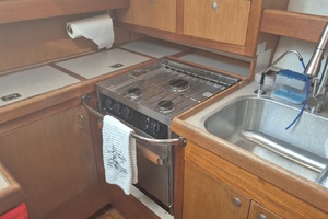 Paws  amp  Chill 42ft Hunter Yacht For Sale