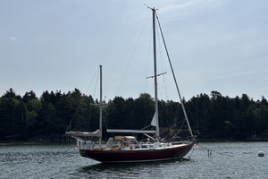 REDHEAD 40ft Hinckley Yacht For Sale