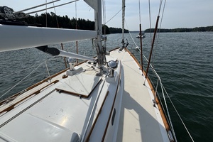REDHEAD 40ft Hinckley Yacht For Sale