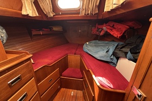 REDHEAD 40ft Hinckley Yacht For Sale