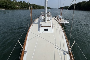 REDHEAD 40ft Hinckley Yacht For Sale
