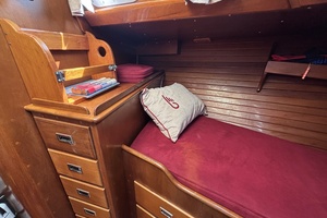 REDHEAD 40ft Hinckley Yacht For Sale