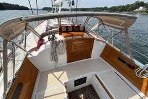 REDHEAD 40ft Hinckley Yacht For Sale