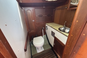 REDHEAD 40ft Hinckley Yacht For Sale