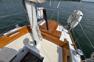 REDHEAD 40ft Hinckley Yacht For Sale