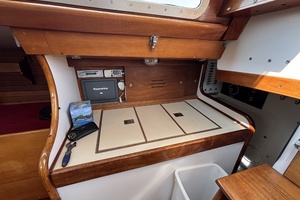 REDHEAD 40ft Hinckley Yacht For Sale