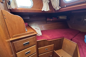 REDHEAD 40ft Hinckley Yacht For Sale