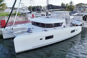 42ft Lagoon Yacht For Sale