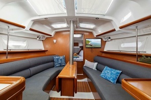 Low Flight 35ft Beneteau Yacht For Sale