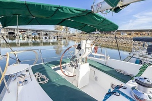 Low Flight 35ft Beneteau Yacht For Sale