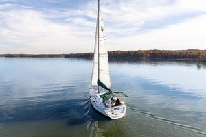 Low Flight 35ft Beneteau Yacht For Sale