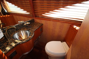 Kathleen 74ft Lazzara Yachts Yacht For Sale