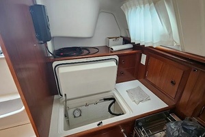 Argentum 33ft Beneteau Yacht For Sale
