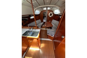 Argentum 33ft Beneteau Yacht For Sale