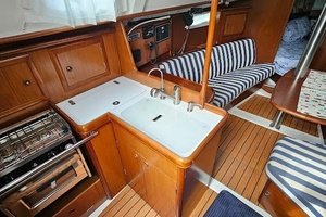 Argentum 33ft Beneteau Yacht For Sale