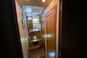 39ft Bayliner Yacht For Sale