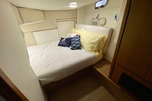 39ft Bayliner Yacht For Sale