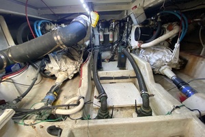 39ft Bayliner Yacht For Sale