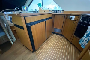 39ft Bayliner Yacht For Sale