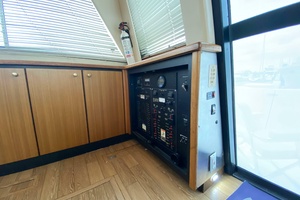 39ft Bayliner Yacht For Sale