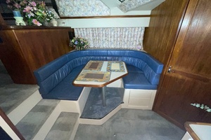 37ft Carver Yacht For Sale